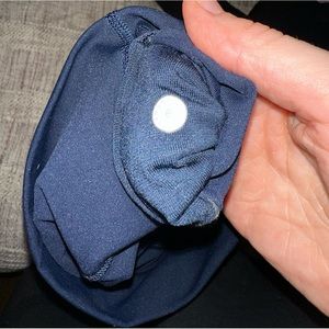 Lululemon wunder under navy size 6 28 inch inseam